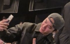 경수 보고 왔당