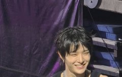 얼굴이 촛농처럼 흘러내리냐