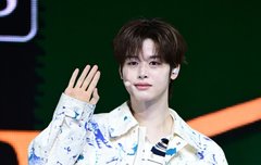 시앙이 왜 짧머 시킨거야 ㅠㅠ