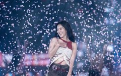 고양 콘서트 지수 영상 보는데 미모 실화냐…? 화면 뚫고 나오는 비주얼에 라이브까지;;