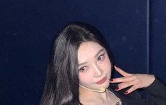 조이, 크러쉬 놀랄 과감 노출…청순 글래머의 정석