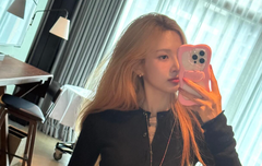 크러쉬 또 반하겠네..레드벨벳 조이 바디라인 뽐낸 가디건 패션