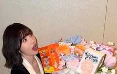 ‘크러쉬’ 레드벨벳 조이, 누구에게 꽃다발 받았나..단발 자르고 리즈