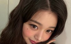 아이브 장원영, '복숭아 요정'이 현실에? 과즙 뚝뚝 떨어지는 미모