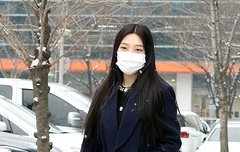 [포토]크러쉬 조이, 눈과 함께 예쁜 출근길