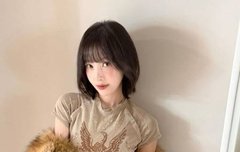 요즘 크러쉬 조이 왜 이렇게 달라졌나 공항 퍼 코트에 쏠린 시선