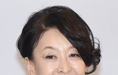 '뇌종양 투병' 윤석화, 별세 아니었다…한국연극배우협회 정정·사과 [공식]