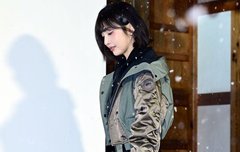 가녀린 각선미 크러쉬 레드벨벳 조이 '첫눈과 함께'