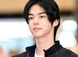 투어스 도훈 '마이너스 시력에도 또렷하게 보일 잘생김' [아이돌 공항패션]