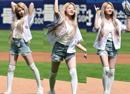  키키 하음, 스트라이크를 향해 [아이돌 촬영장·행사장 이모저모]