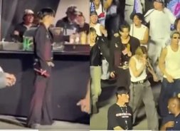 뷔,"멕시코 꼬치 반데리야는 못참지"콘서트 퍼레이드 중 노점에서 사먹다 멤버들에 '포착' [방탄소년단, 월드 와이드 '인기']