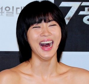 굴욕 사진도 예쁜 여자 연예인들 | 네이트 판