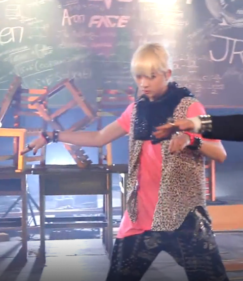 김종현 최민기... 코디가 다 망쳐놓았었네