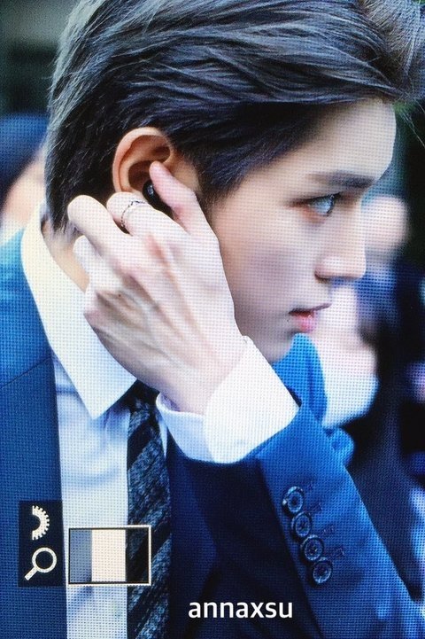 s non the most perfect sculpture of this generation [enter-talk] ARE TAEYONG'S JOURNALISTS PHOTOS FOR REAL...?ㅋㅋㅋ