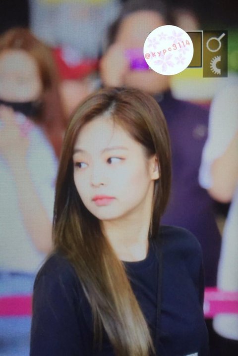 [enter-talk] SOME DAYS AGO, JENNIE CAME OUT WITH LIGHT MAKEUP ~ pann좋아!