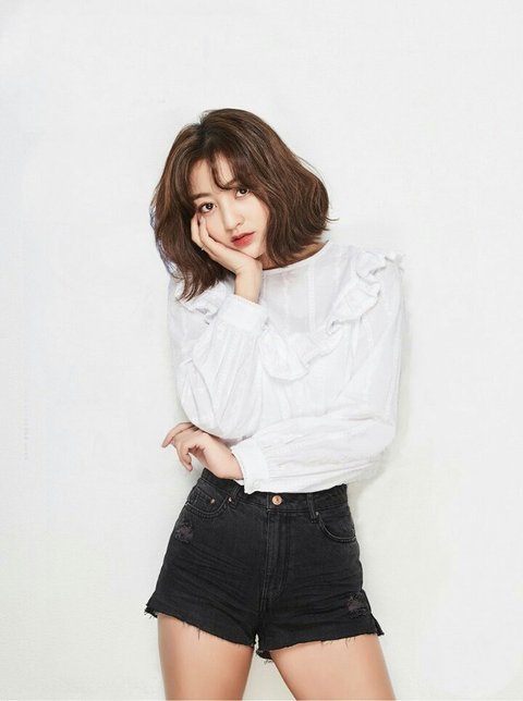 [PANN] Jihyo'nun kısa saçları netizenlerden övgü aldı