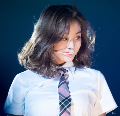 [PANN] Jihyo'nun kısa saçları netizenlerden övgü aldı