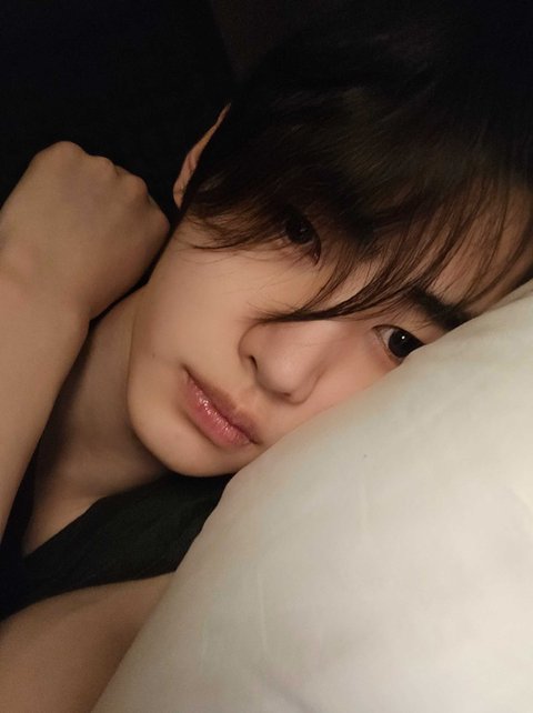 박성훈 침대셀카 봄?