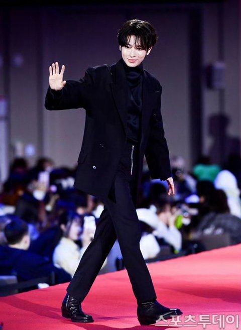 아니 투바투 태현군 얼굴 뭐야...??