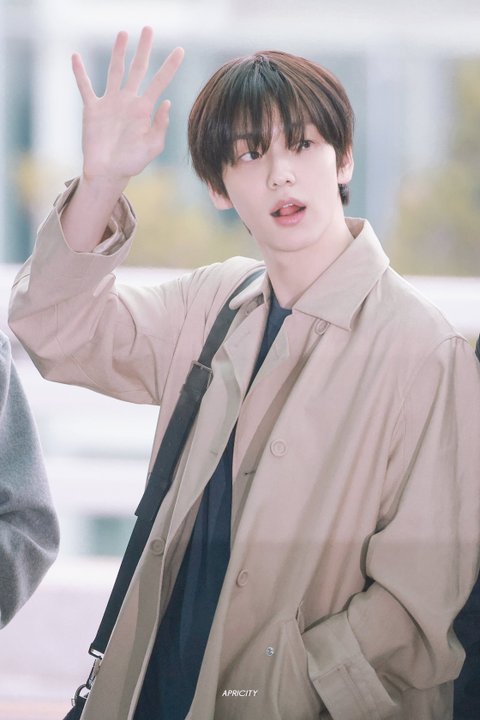 파리 패션위크 참석 출국하는 투바투