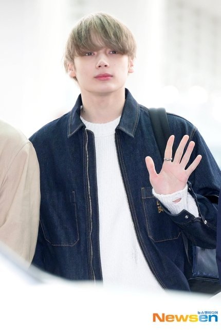 파리 패션위크 참석 출국하는 투바투