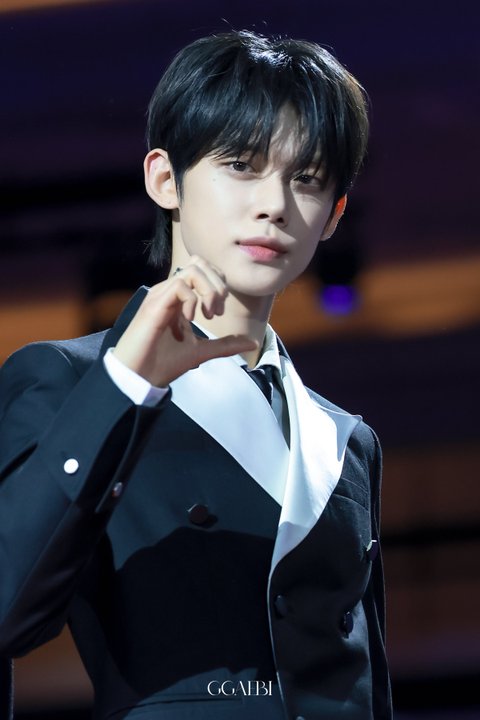 투바투 연준 가요대전 엠씨 착장 중 가장 마음에 들었던 착장은?