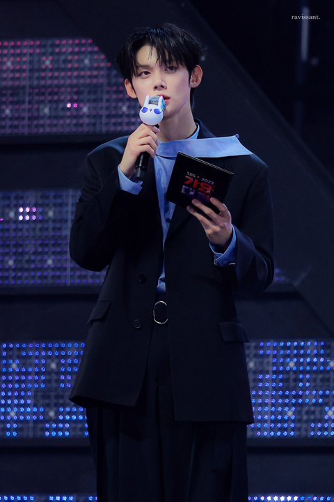 투바투 연준 가요대전 엠씨 착장 중 가장 마음에 들었던 착장은?