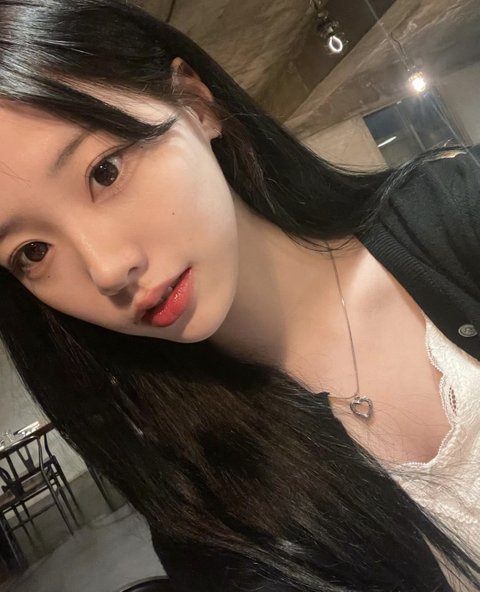 뭐혜연 화장 연하게 바꾼건가