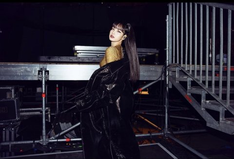 리사 인별 투샷도 뜸