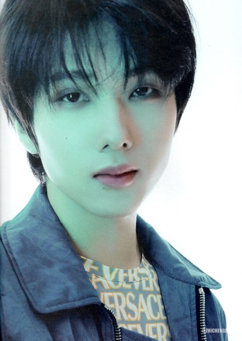 엔시티 지성 쌍수한건가?