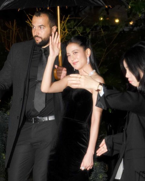 오늘 배우 포스 지리는  지수