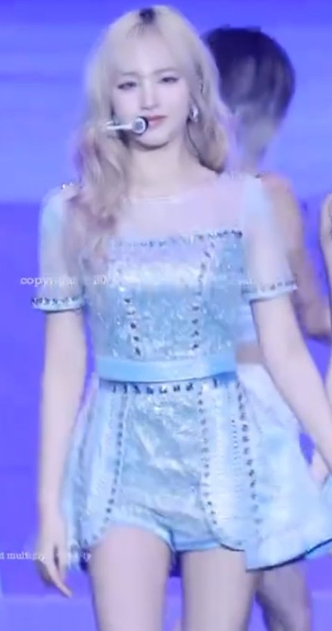 아이브 리즈//// 리즈 걍 살 빠져서 폼 돌아온거