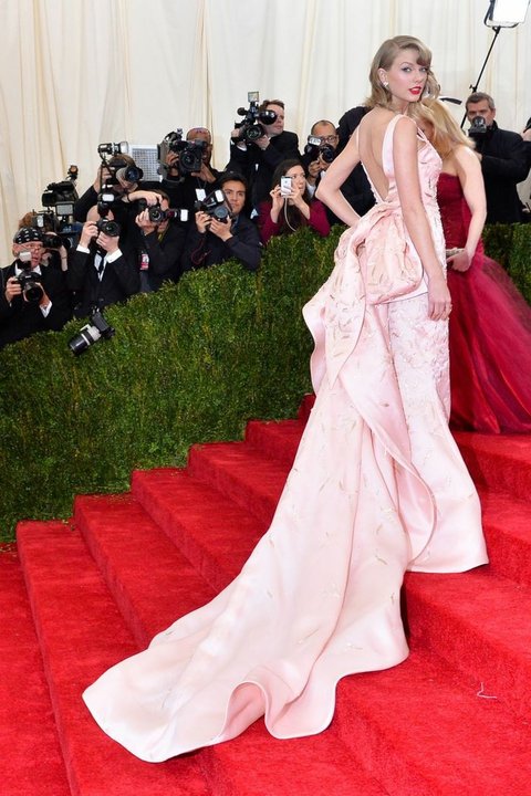 테일러스위프트 외모가 한국 취향이 아님?