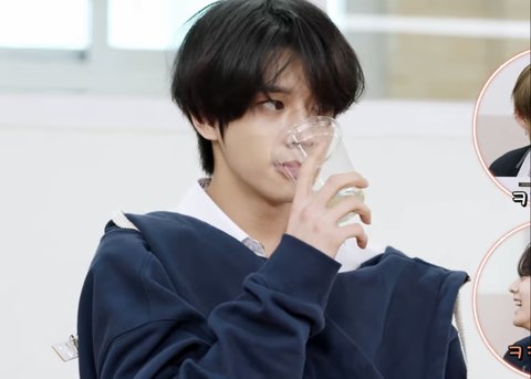 고삼차 마시는 얼굴이 ㅈㄴ 잘생김