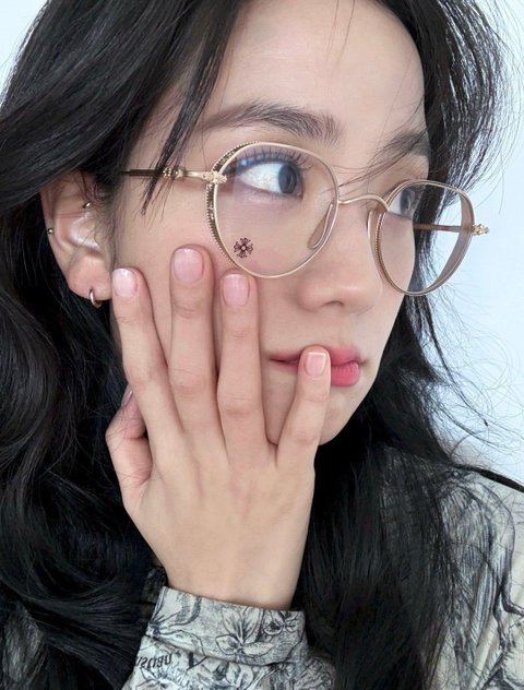 오늘 뜬 지수 셀카 에바다