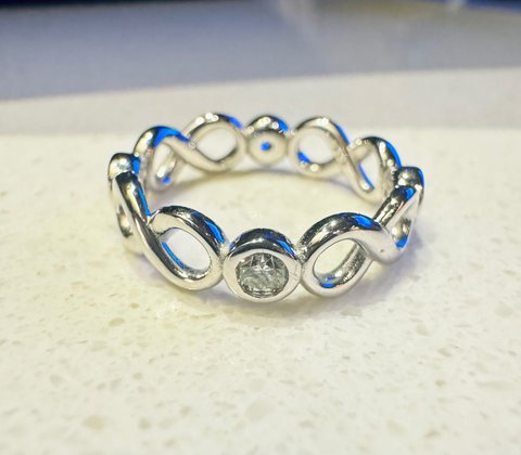 에이티즈 팀반지 너무 예뿌다