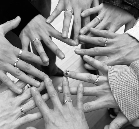 에이티즈 팀반지 너무 예뿌다