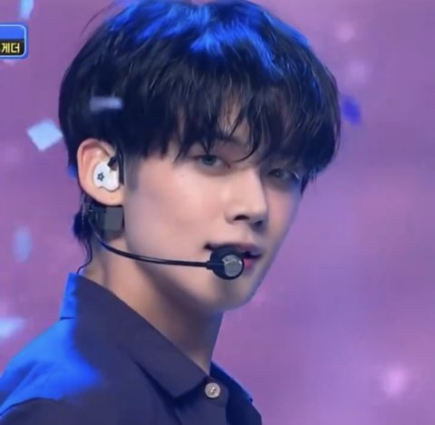 ???: 조카 잘생긴 용산역 CGV 알바생 같음