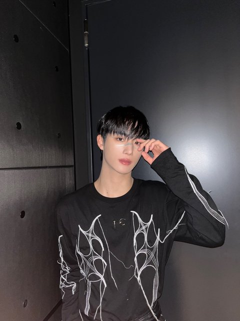 먹깨비 남돌 누구 있움?