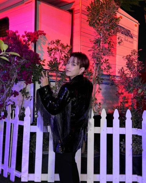 에이티즈 홍중 코첼라에 인스타 업데이트