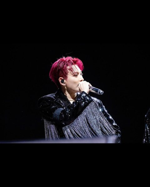 에이티즈 홍중 코첼라에 인스타 업데이트