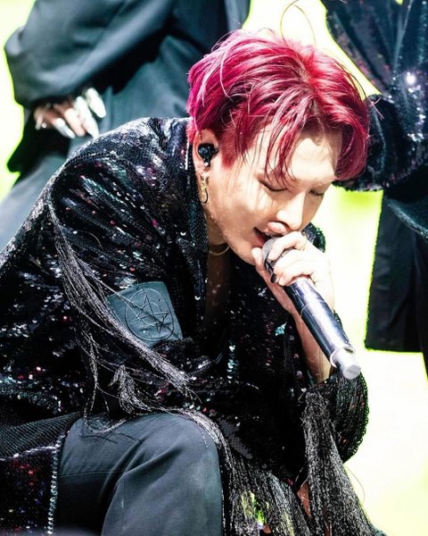 에이티즈 홍중 코첼라에 인스타 업데이트