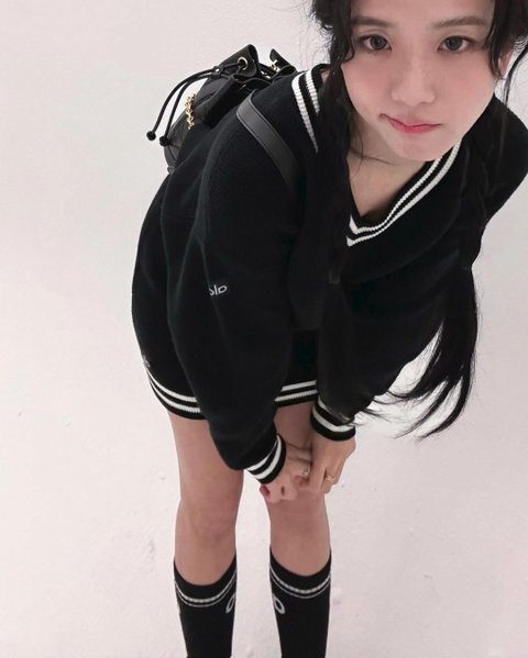 지수 ㅇㅅㅌ 떴는데 미쳐써