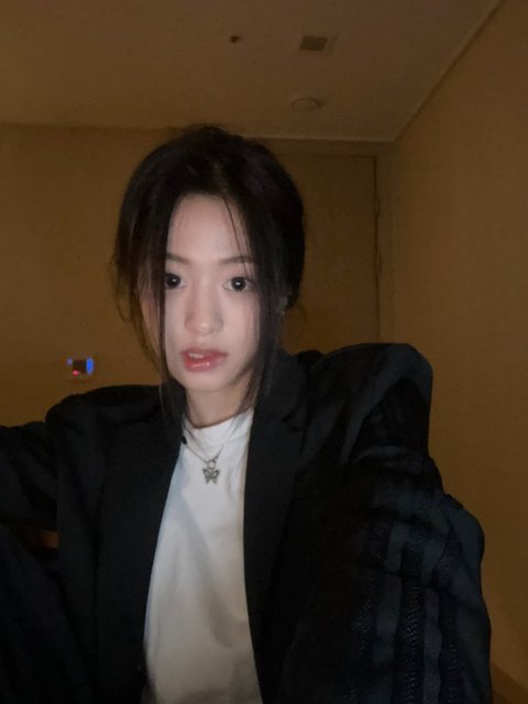 베몬 아현 이 사람 닮았지 않아?…