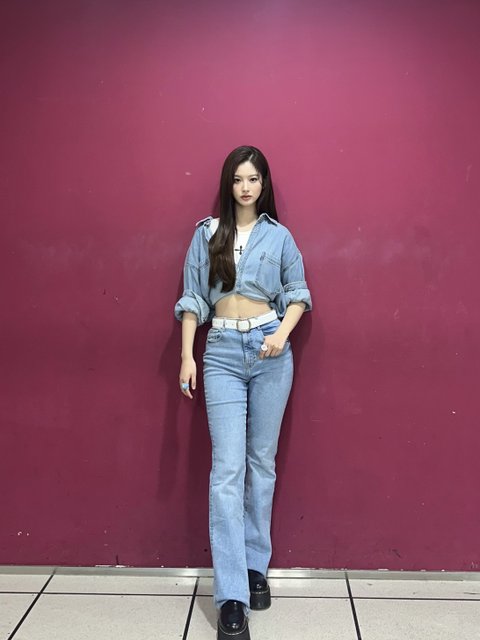 오늘 설윤 음중 진짜 뭐임