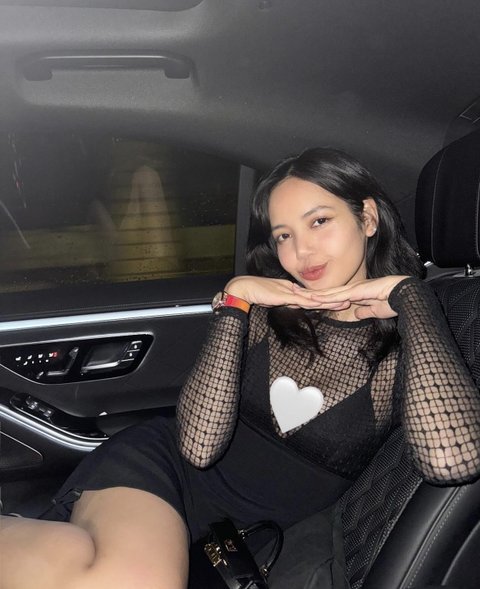 리사 방금 인스타 스타일링에 따라