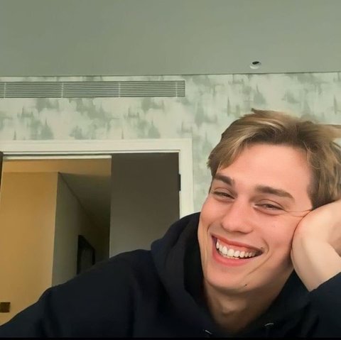 제니를 오랫동안 짝사랑했다는 영국배우