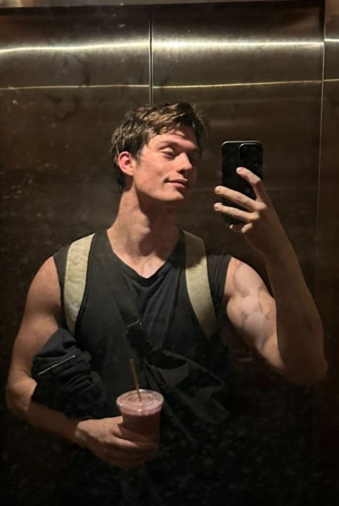 제니를 오랫동안 짝사랑했다는 영국배우