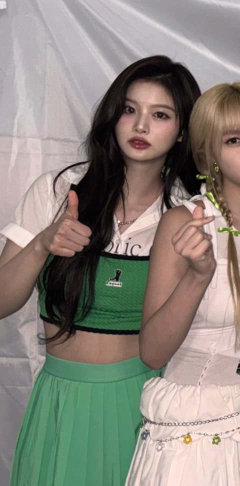 설윤 배이 볼 때마다 느끼는 건데