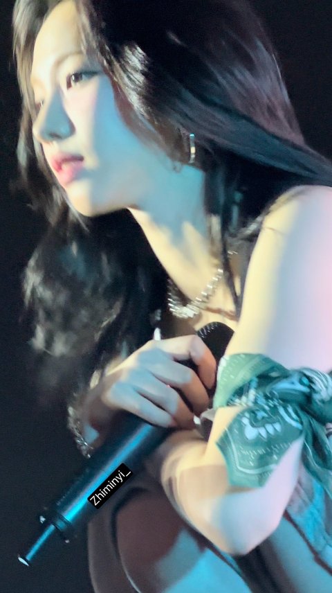 어제 성대 카리나 진짜 난리났네..착장머임